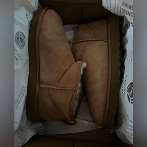 Uggs ultra mini boot size 12 men